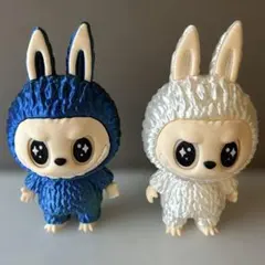 ウサギモチーフ　光沢フィラメント　アートトイ　フィギュア 2体セットのサムネイル