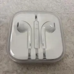 iPhone純正　イヤフォン（差し込み口ピンタイプ）