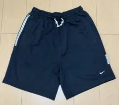 NIKE Standard Issue ショートパンツ ブラック