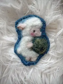 羊の占い師　羊毛フェルト　羊毛ブローチ　羊　羊毛刺しゅう　羊毛　刺しゅう