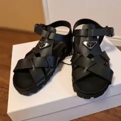 PRADA ラバーサンダル ブラックのサムネイル