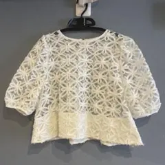 美品】leur logette 総レース ブラウス 半袖 短丈ホワイト - メルカリ