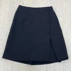 レイカズン ブラック ボタン付きラップ風スカート Fサイズ