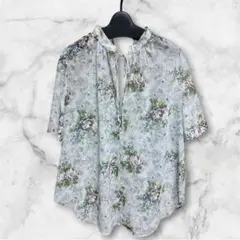 エトレトウキョウ　ライトブルーグレー　花柄ブラウス　美品のサムネイル