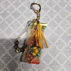 ハンドメイドキーホルダー　インド刺繍リボン使用