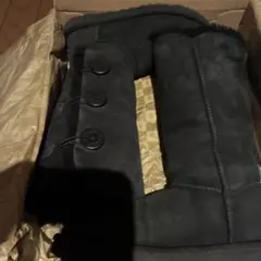 UGG ブラック ムートンブーツ 3連ボタン