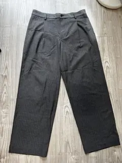 ZARA グレー ピンストライプ ストレートスラックス