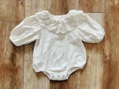 monbebe フリルカラーロンパース