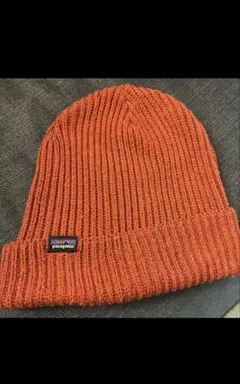 patagonia オレンジ ニット帽
