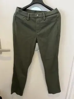 UNIQLOカーキのチノパン 、スリムパンツ Ｓサイズ