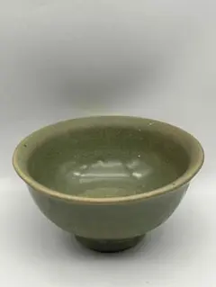 中国 龍泉窯 青磁人形手刻蓮弁文碗 V 8829 - メルカリ