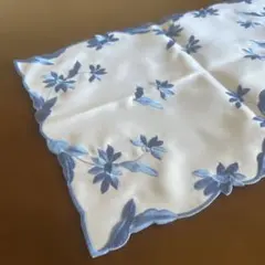 花柄刺繍のテーブルクロス