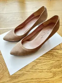 銀座かねまつ　miss SLENDER ベージュ スエード パンプス23cm