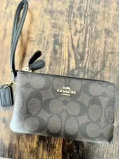 COACH ダークブラウン ポーチ