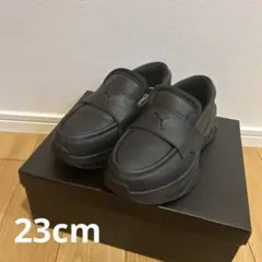 【新品・未使用】PUMA ブラック ローファー 厚底 23.5 センチ 新品未使用】プーマ スニーカー ローファー 厚底 黒 24.5