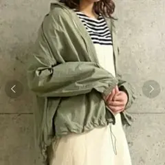 カーキ ブルゾン