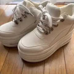 LIP SERVICE ホワイト プラットフォームスニーカー