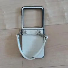 クロコダイル風ハンドストラップ付きスマホケース