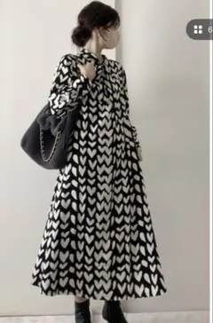 GEVS. ハートプリントボウタイロングワンピース