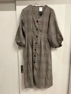 チェック柄バルーンスリーブワンピース　Vネック