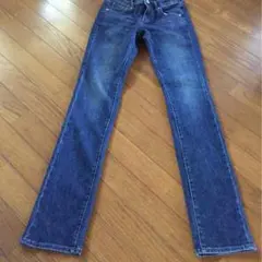 スキニージーンズ