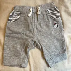 グレーのショートパンツ