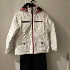 女児スキーウエア140センチ