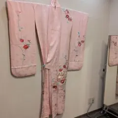 美品　振袖　正絹　綸子　薄ピンク 白地 ピンク花柄 正絹振袖【290】 – SAKURA TOKYO