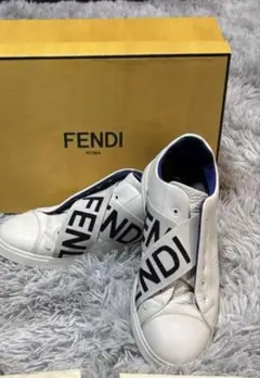 54361 ファッション 希少 FENDI ダブルFロゴ グレインレザー FFバンド