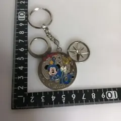 MIRACOSTA ミッキー型キーホルダーとDisneyキャラクターキーホルダー