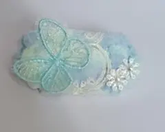 ハンドメイド 蝶と花のヘアクリップ