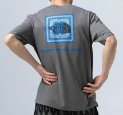 【新品】ノースフェイス　バンダナ柄スクエアロゴ半袖Tシャツ　スモークMサイズ