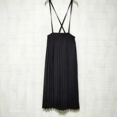 GU ジーユー (S)　プリーツ サスペンダー付きスカート　ブラック　紐調整可能