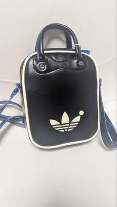 adidas ブラック ショルダーバッグ