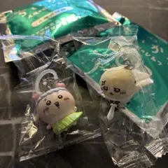 映画ちいかわ 入場者特典 らっこ　古本屋 かにちゃん　めじるしアクセサリーのサムネイル