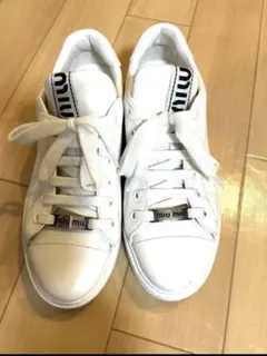 miumiu スニーカーのサムネイル