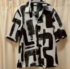 ブラック シャツ