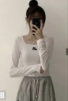 スクエアネック Tシャツ