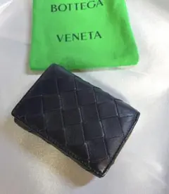 ボッテガヴェネタ スモール イントレチャート 三つ折り ネイビー 690568
