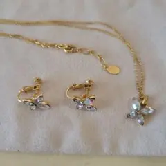 森英恵　蝶デザイン ネックレスとイヤリングセット