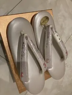 本革　花柄鼻緒草履 薄紫色