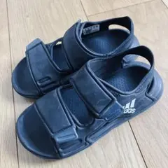 adidas ブラック サンダル　19センチ