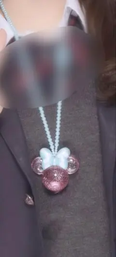 ミニー　ペンダント　光るおもちゃ　ラメ入りストラップ