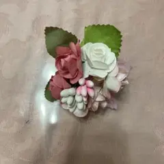 華やかな造花コサージュ