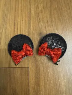 スパンコールリボンヘアピン 黒赤　ハロウィン　ディズニー　ミニーちゃん