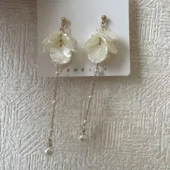 フラワーモチーフ パール チェーン ピアス