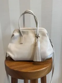 LA BAGAGERIE×本郷智香子 レザー ハンドバッグ 白　タッセルのサムネイル