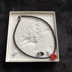 黒本珊瑚赤いバラ ネックレス