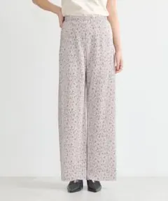 セルフカット　アースミュージックアンドエコロジー　小花柄　ワイドパンツ　イージー