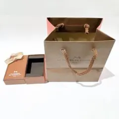 Item thumbnail for item c5343825-34cf-4f9b-bf34-be0cdb1dfd23